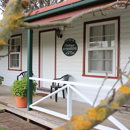 Coonawarra'S Pyrus Cottage Exterior photo